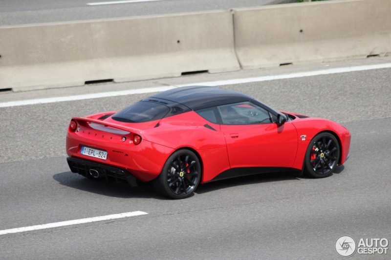 Evora SportRacer rouge.jpg