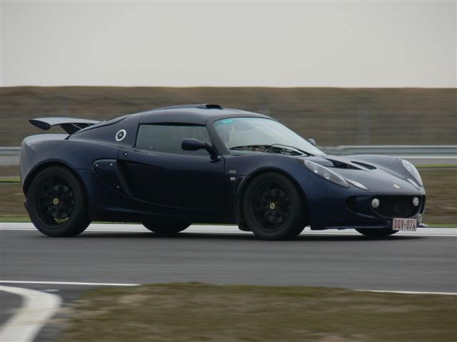 EXIGE.jpg