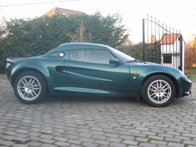Lotus-Elise_8124651.jpg